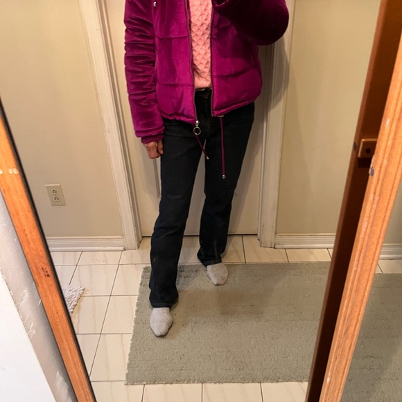 NWT quilted velvety jacket with hood and zipper. Adjustable at bottom size M - Picture 10 of 13